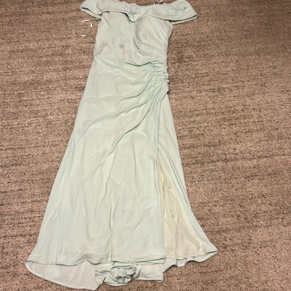 Ieena MAC Duggal ruched off the shoulder dress size 2 light green - Picture 3 of 9